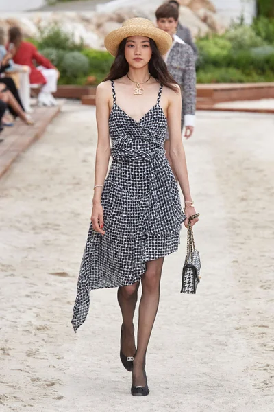 Look 25